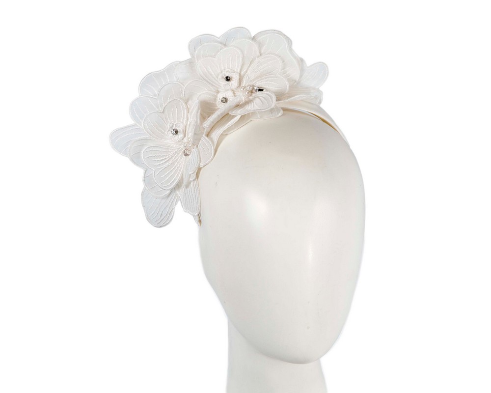 White lace flower fasinator - Hats From OZ | MA932W White lace flower fasinator - Hats From OZ